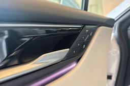 harmaa Porsche Macan 2025 kuva 10.