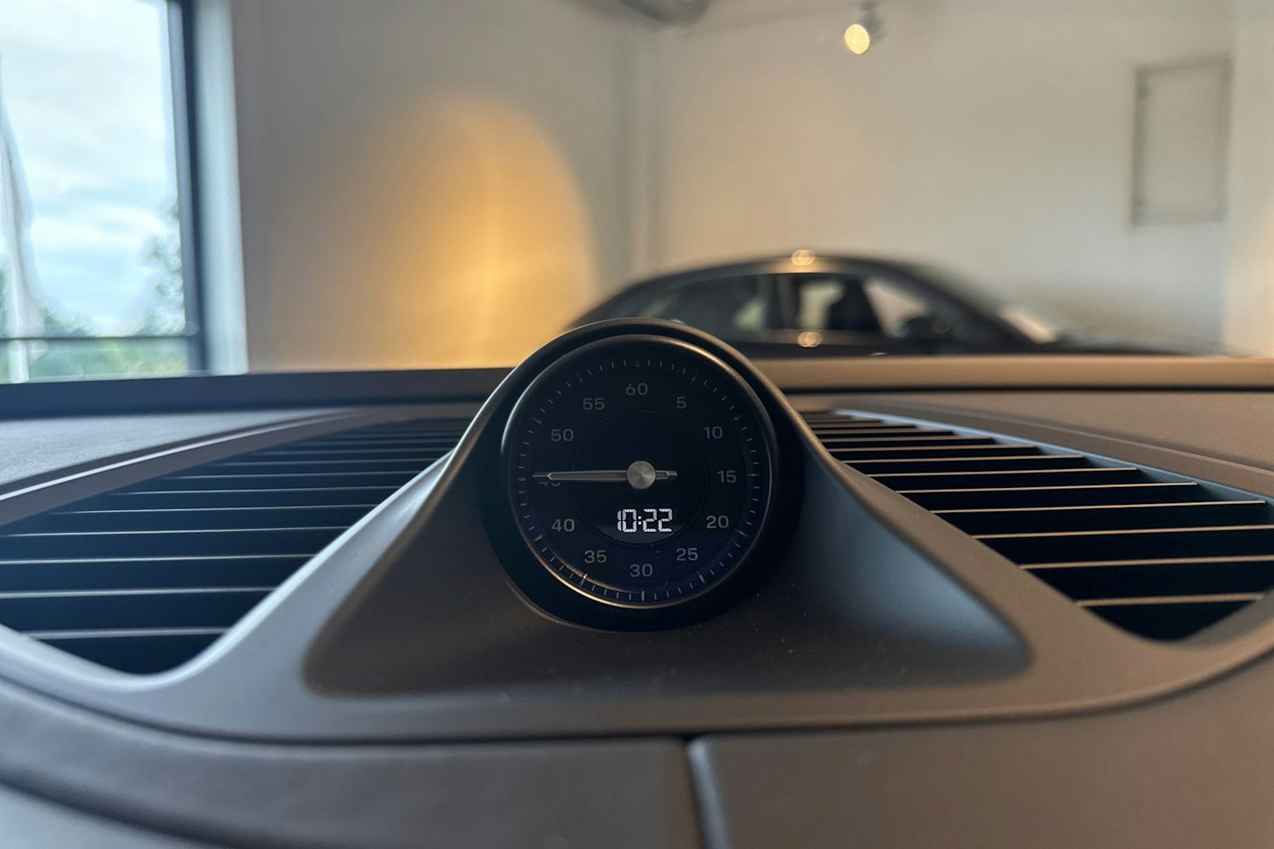 harmaa Porsche Macan 2025 kuva 14.