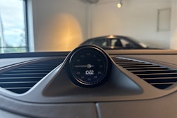 harmaa Porsche Macan 2025 kuva 14.