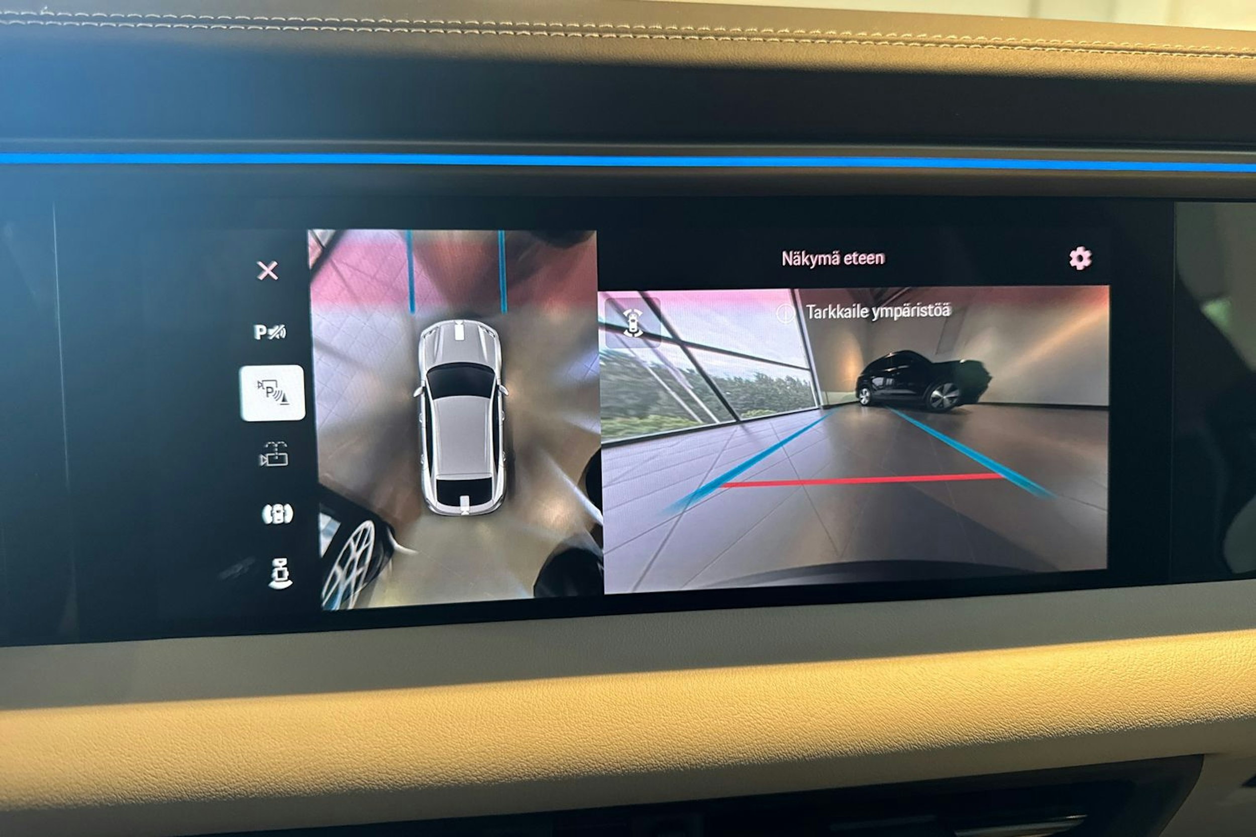 harmaa Porsche Macan 2025 kuva 15.