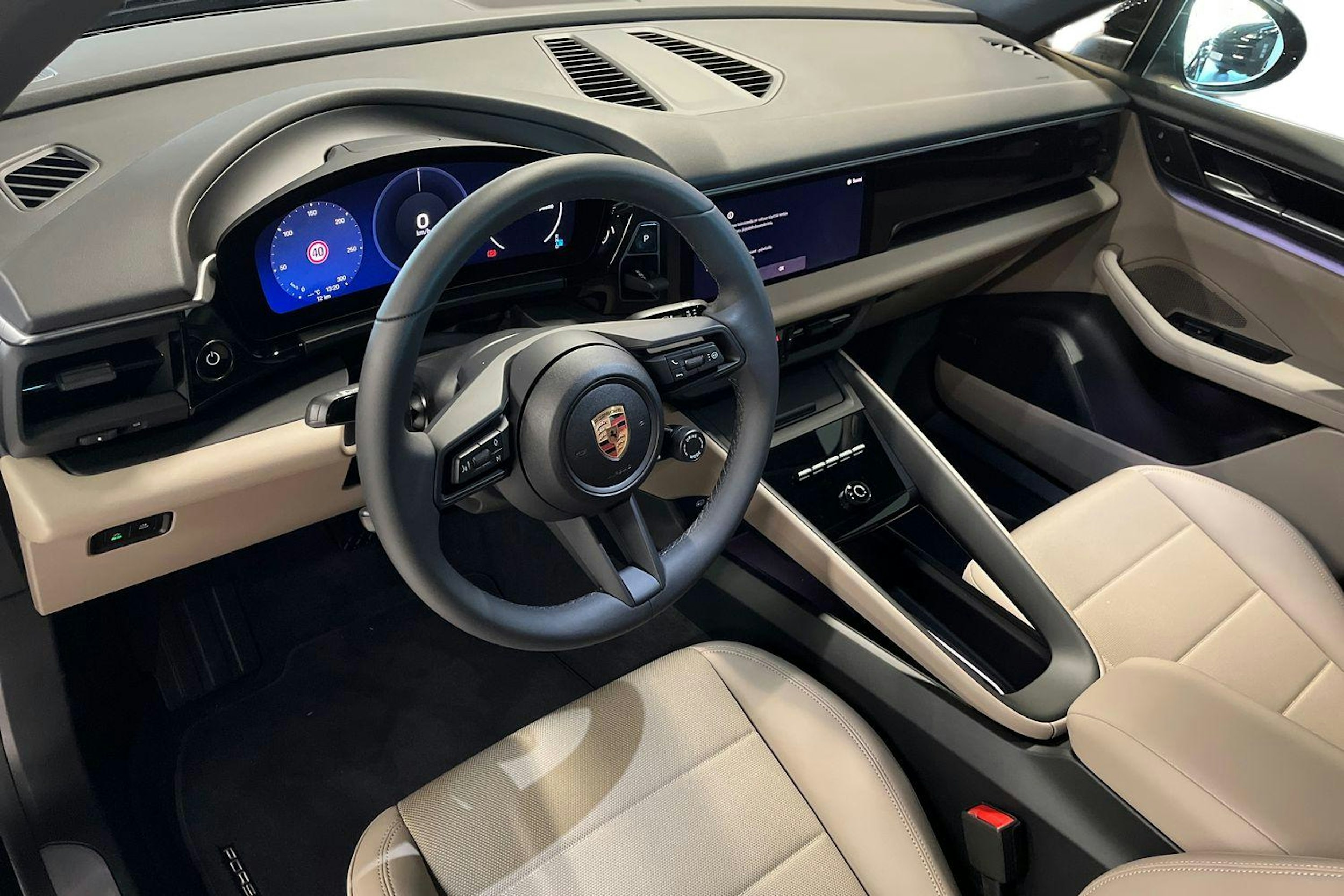 musta Porsche Macan 2025 kuva 7.
