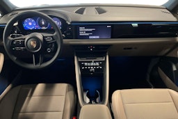 musta Porsche Macan 2025 kuva 8.