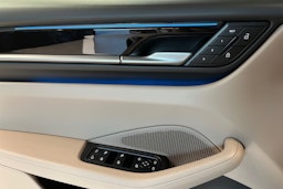 musta Porsche Macan 2025 kuva 10.