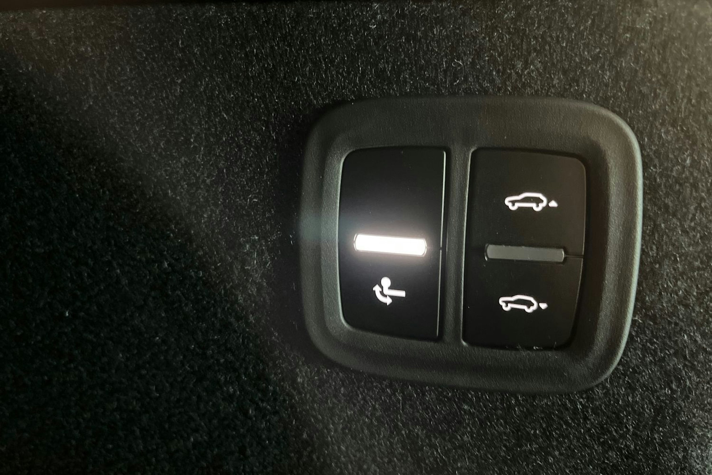 musta Porsche Macan 2025 kuva 17.