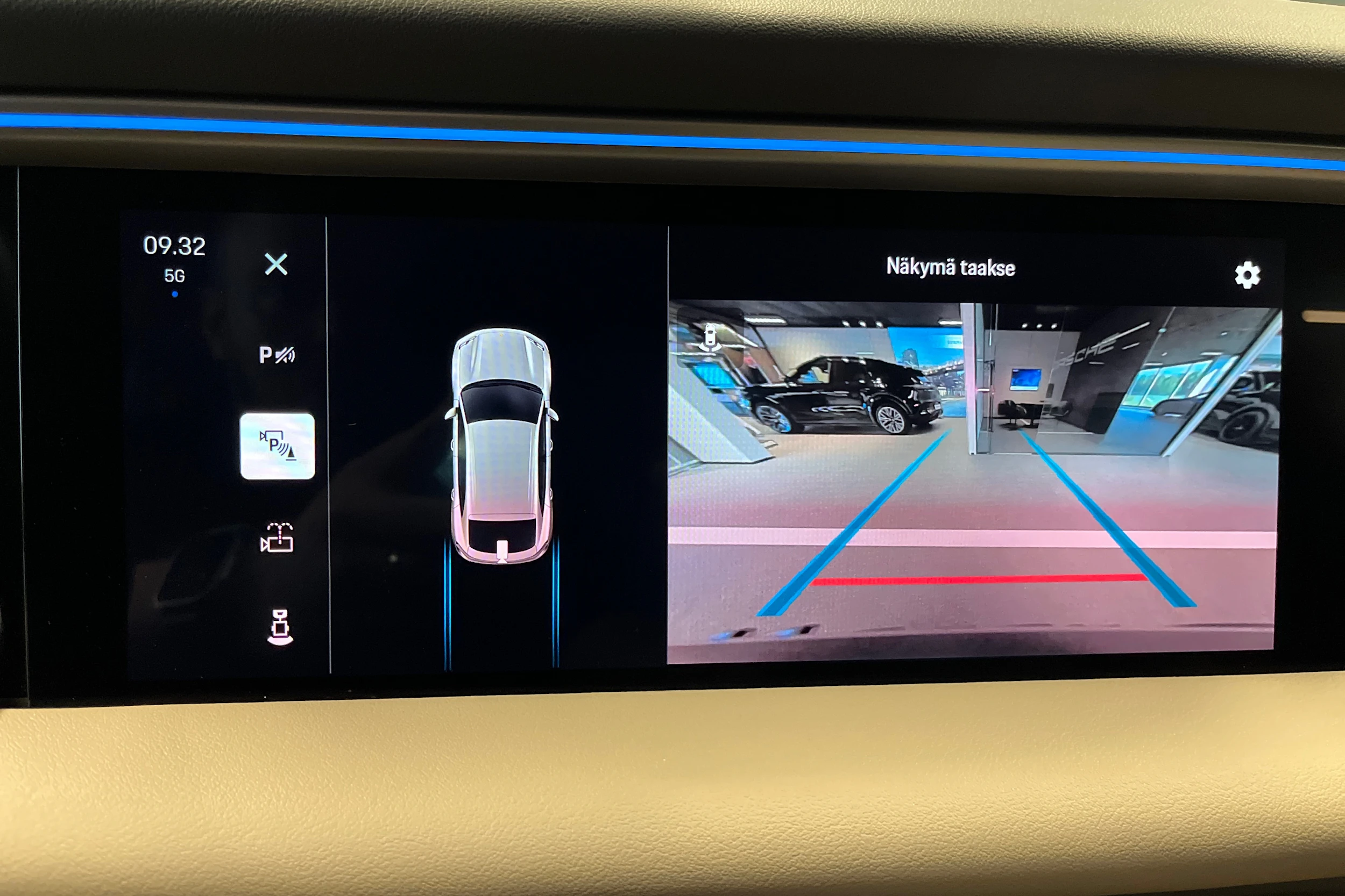 musta Porsche Macan 2025 kuva 22.