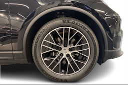 musta Porsche Macan 2025 kuva 9.