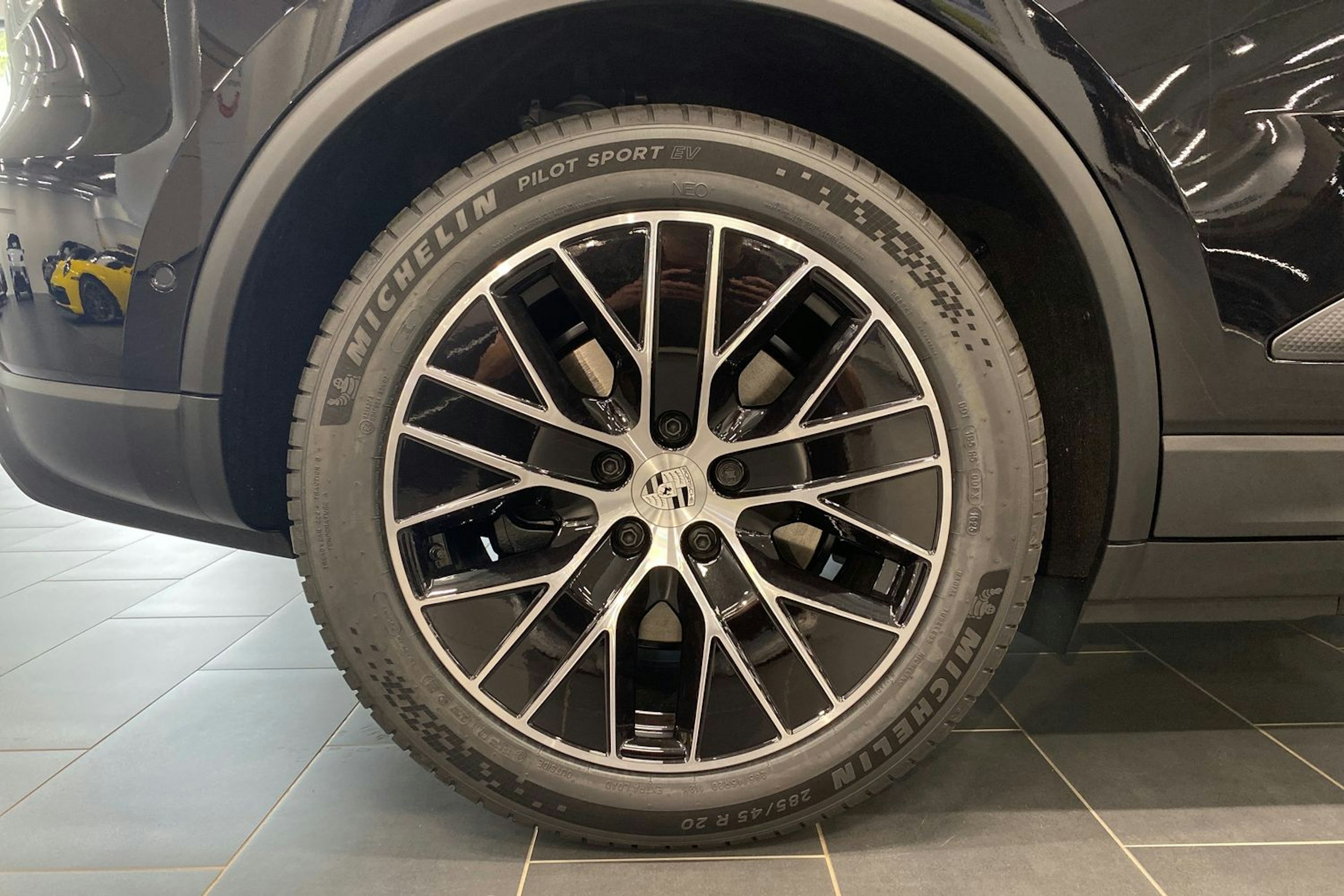 musta Porsche Macan 2025 kuva 10.