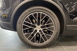 musta Porsche Macan 2025 kuva 10.