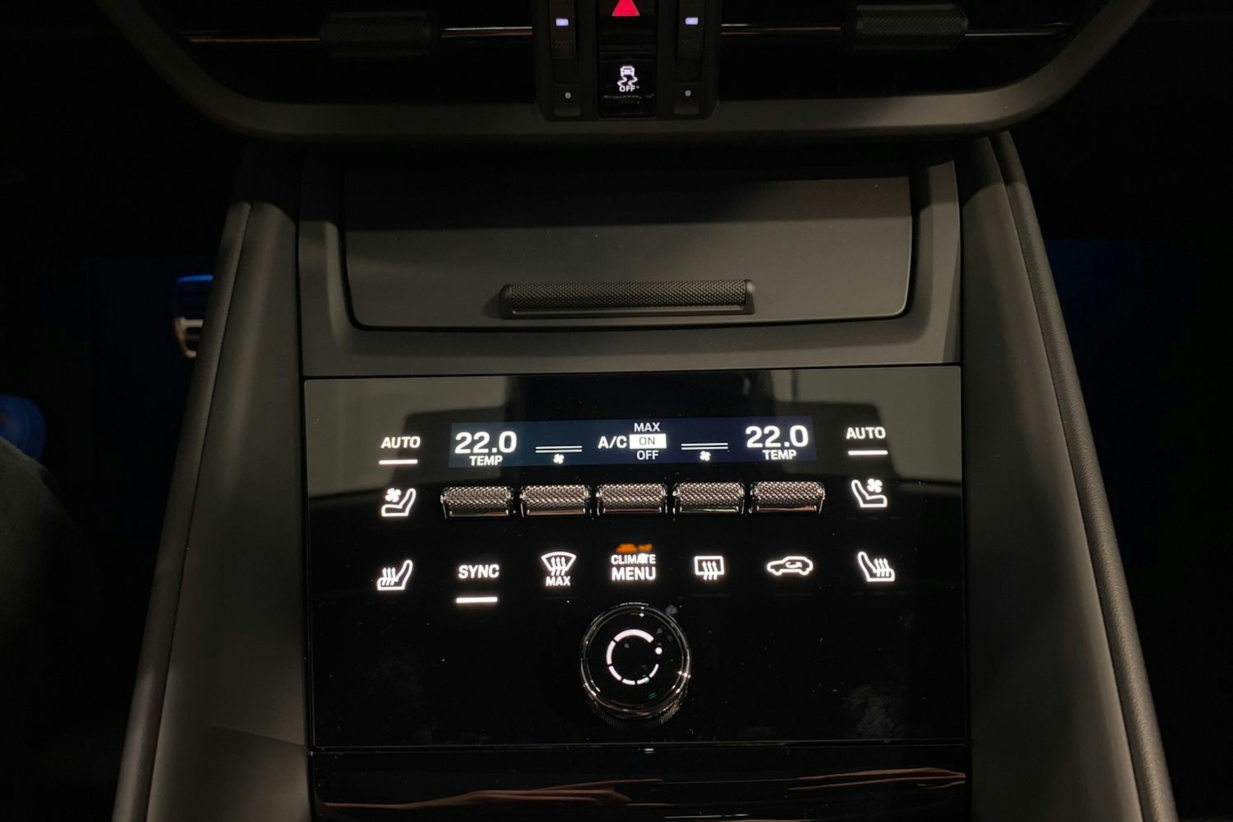 musta Porsche Macan 2025 kuva 13.