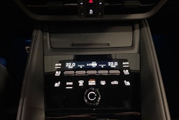 musta Porsche Macan 2025 kuva 13.