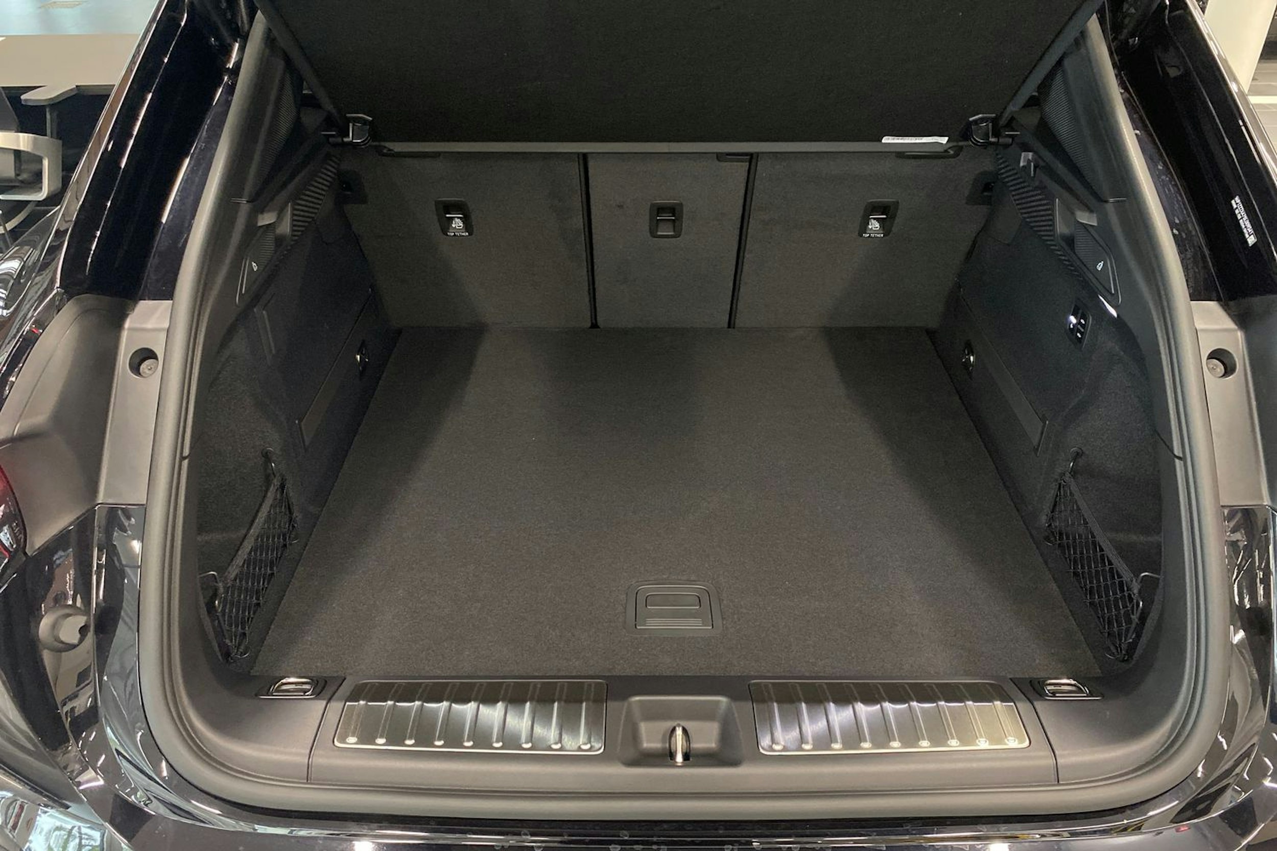 musta Porsche Macan 2025 kuva 14.