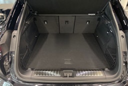 musta Porsche Macan 2025 kuva 14.