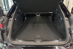 musta Porsche Macan 2025 kuva 17.