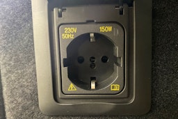 musta Porsche Macan 2025 kuva 18.