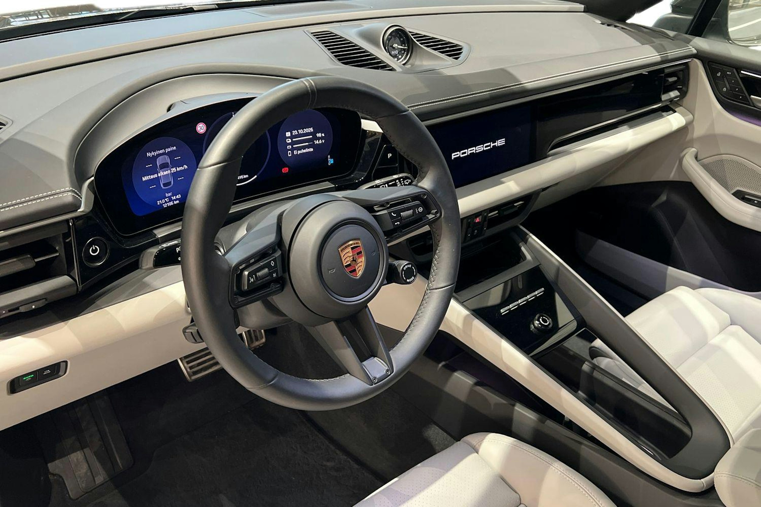 vihreä Porsche Macan 2025 kuva 6.
