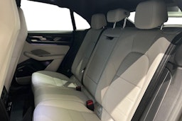 vihreä Porsche Macan 2025 kuva 8.