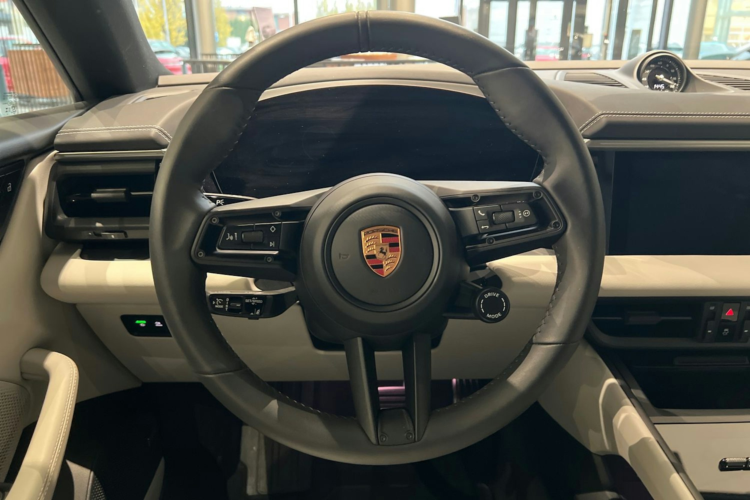 vihreä Porsche Macan 2025 kuva 11.
