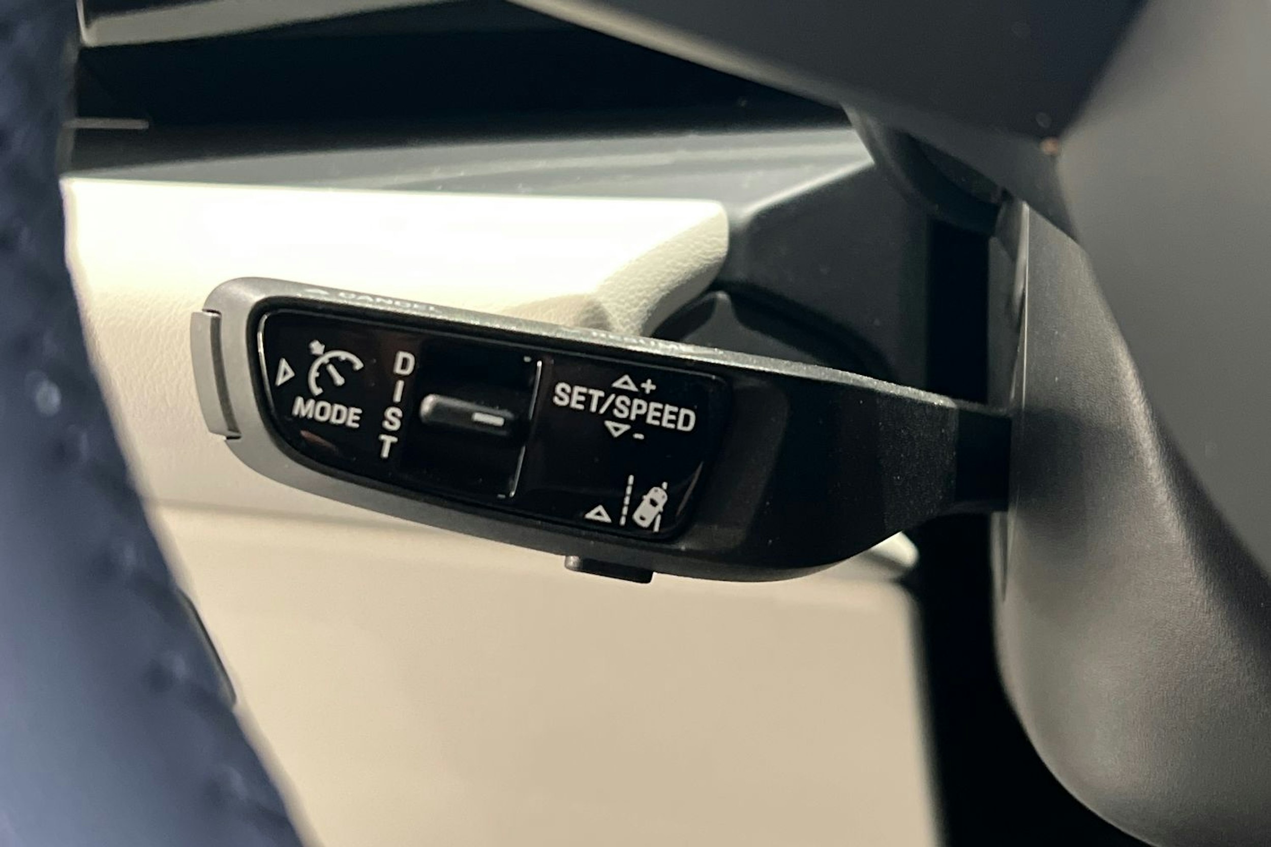vihreä Porsche Macan 2025 kuva 18.