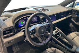 harmaa Porsche Macan 2025 kuva 6.