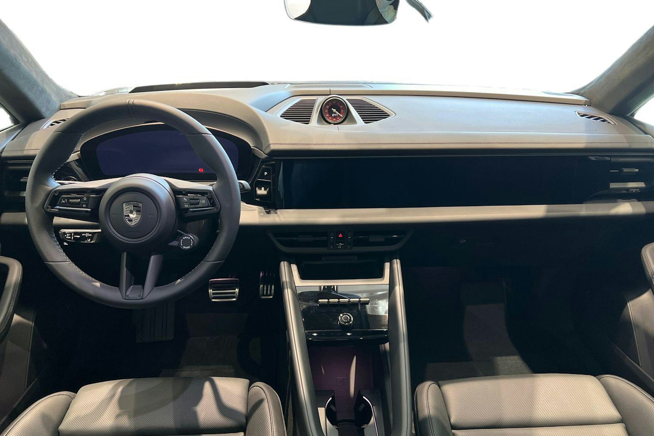 harmaa Porsche Macan 2025 kuva 7.