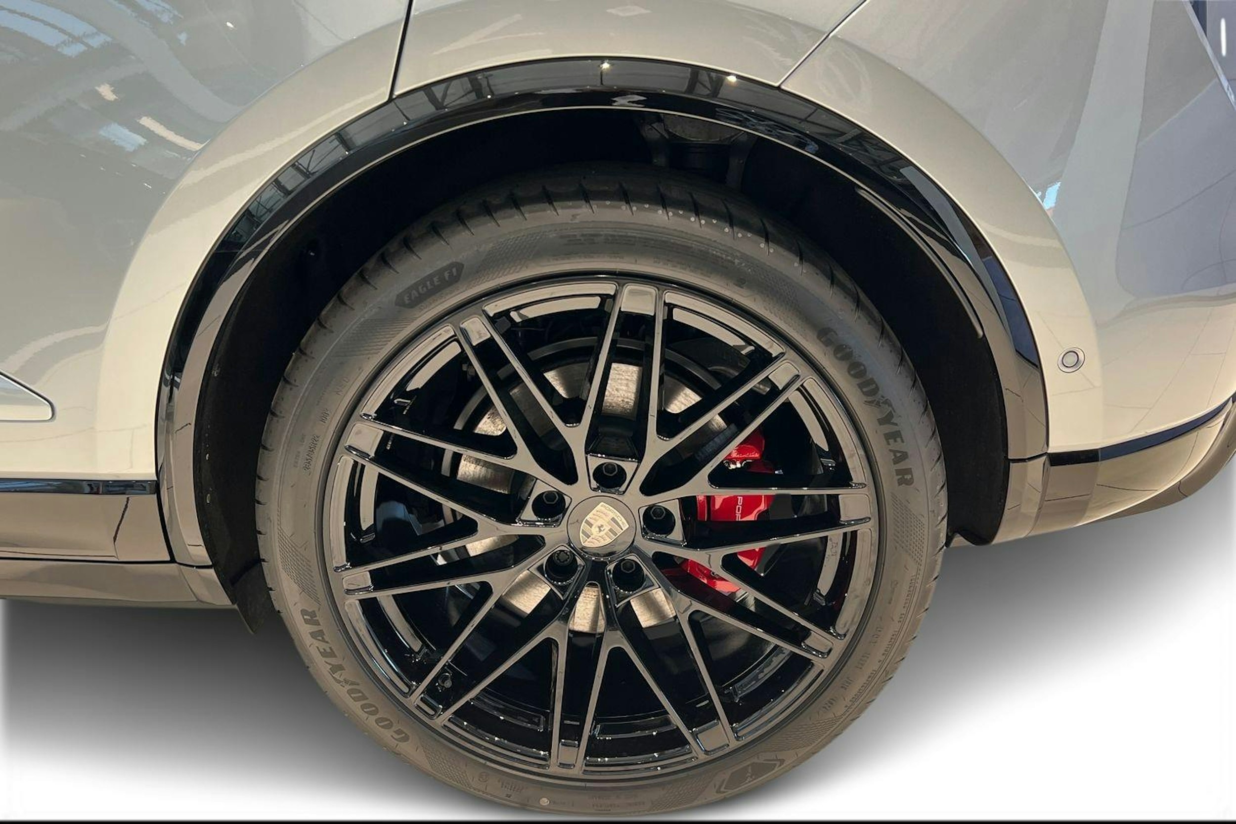 harmaa Porsche Macan 2025 kuva 9.
