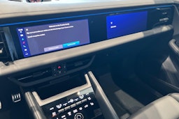harmaa Porsche Macan 2025 kuva 15.