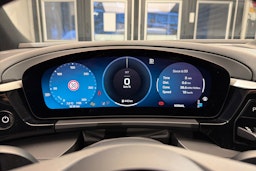 Valkoinen Porsche Macan 2025 kuva 15.