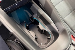 Valkoinen Porsche Macan 2025 kuva 20.