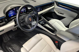 harmaa Porsche Macan 2025 kuva 6.