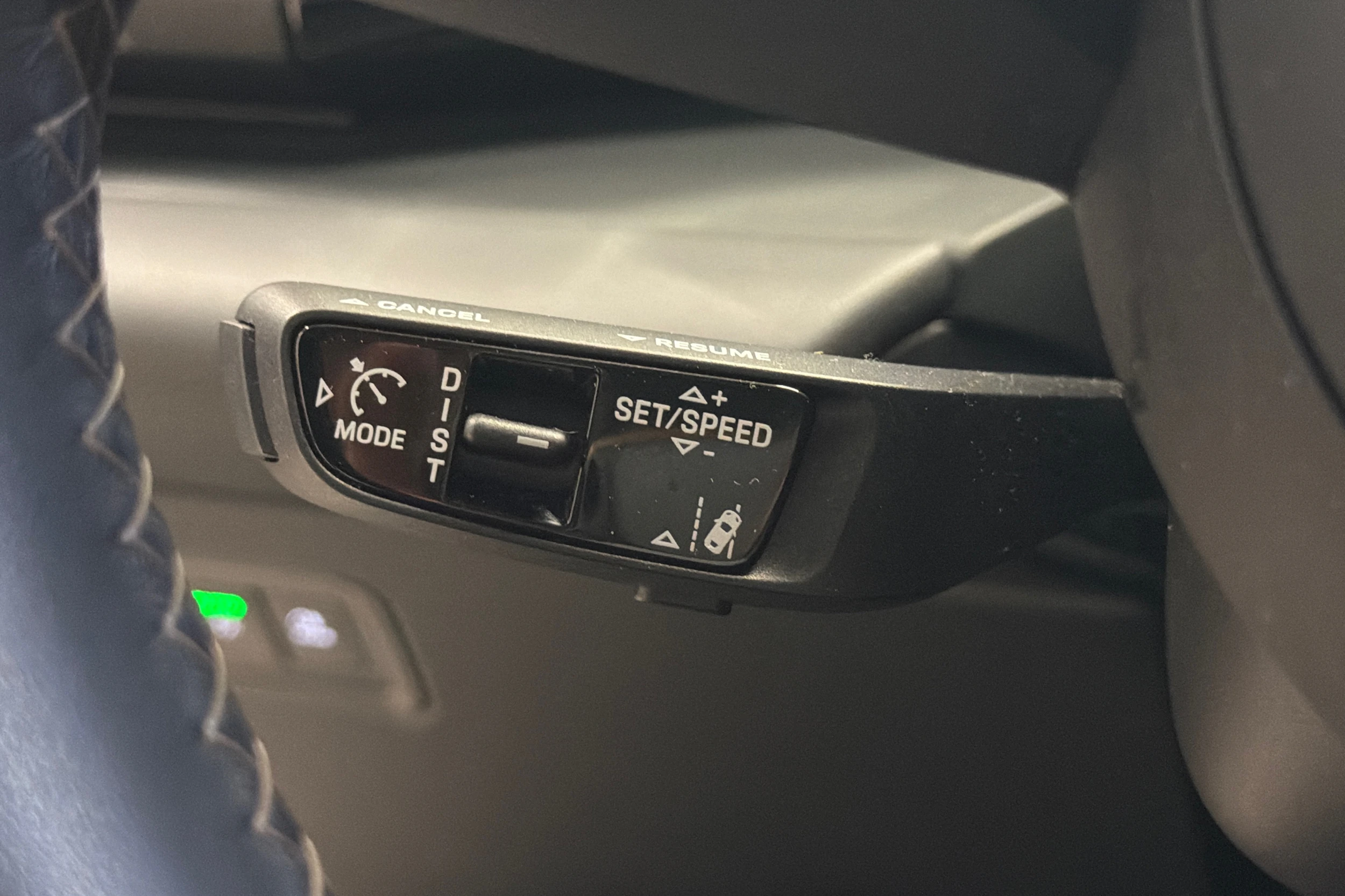 Sininen Porsche Macan 2025 kuva 17.