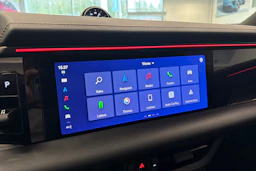 Sininen Porsche Macan 2025 kuva 19.