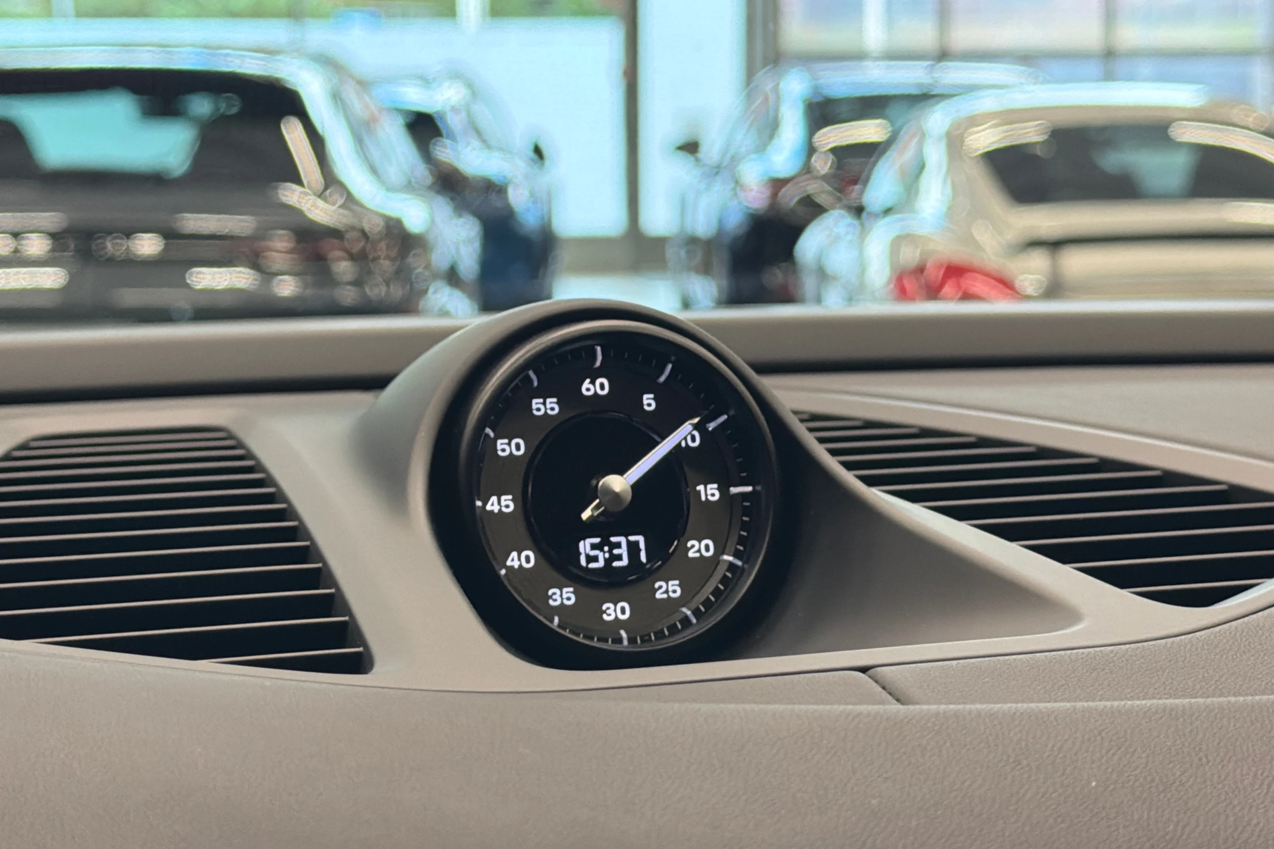 Sininen Porsche Macan 2025 kuva 20.