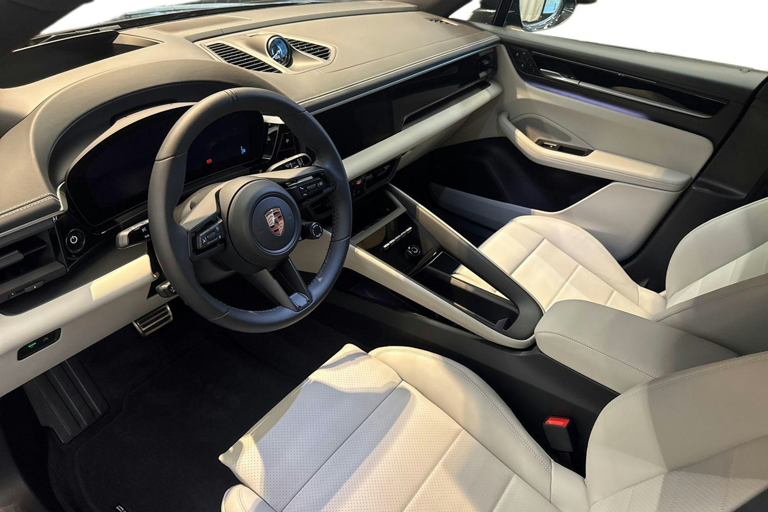 harmaa Porsche Macan 2025 kuva 6.