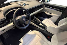 harmaa Porsche Macan 2025 kuva 6.