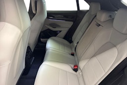 harmaa Porsche Macan 2025 kuva 8.