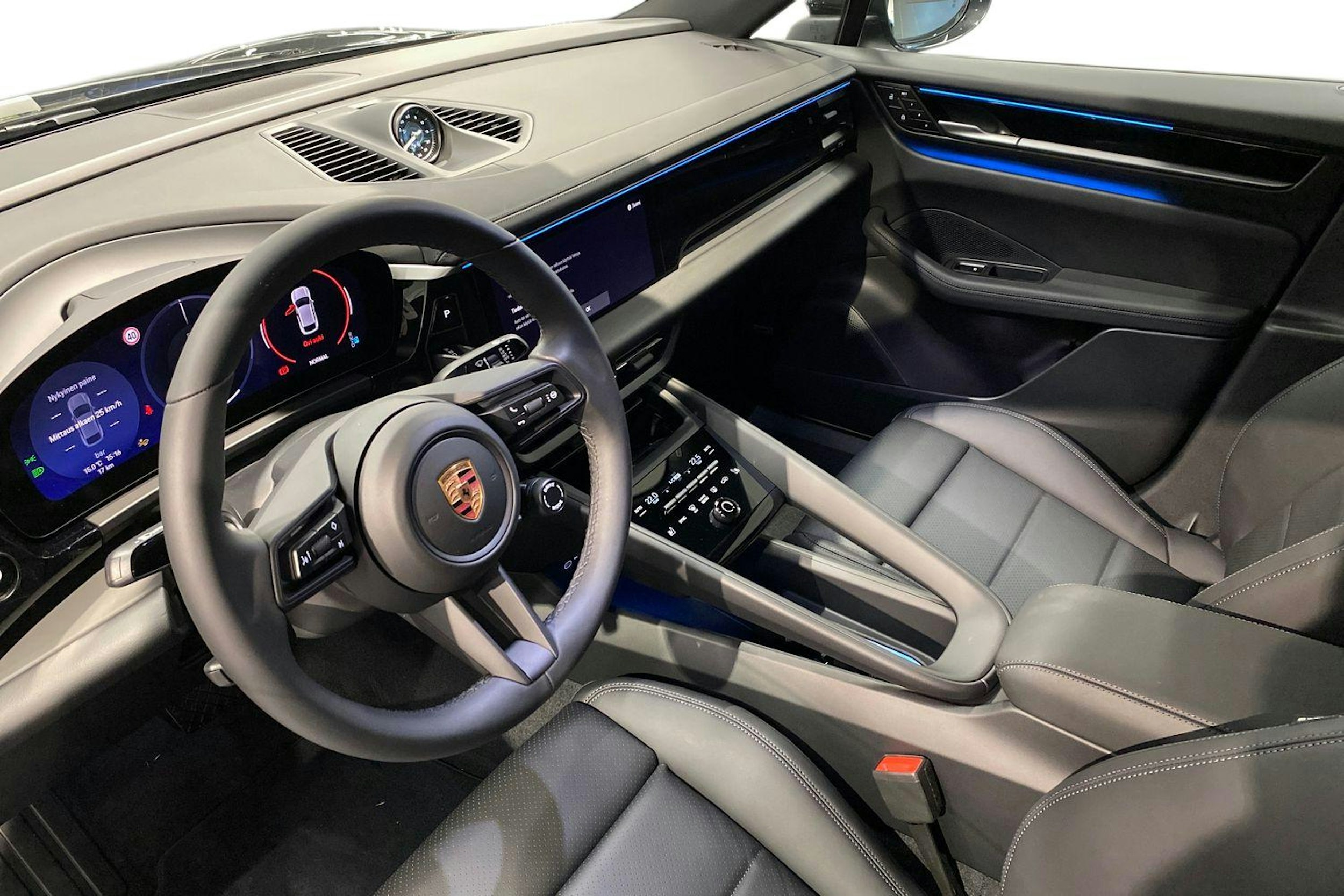 harmaa Porsche Macan 2025 kuva 6.