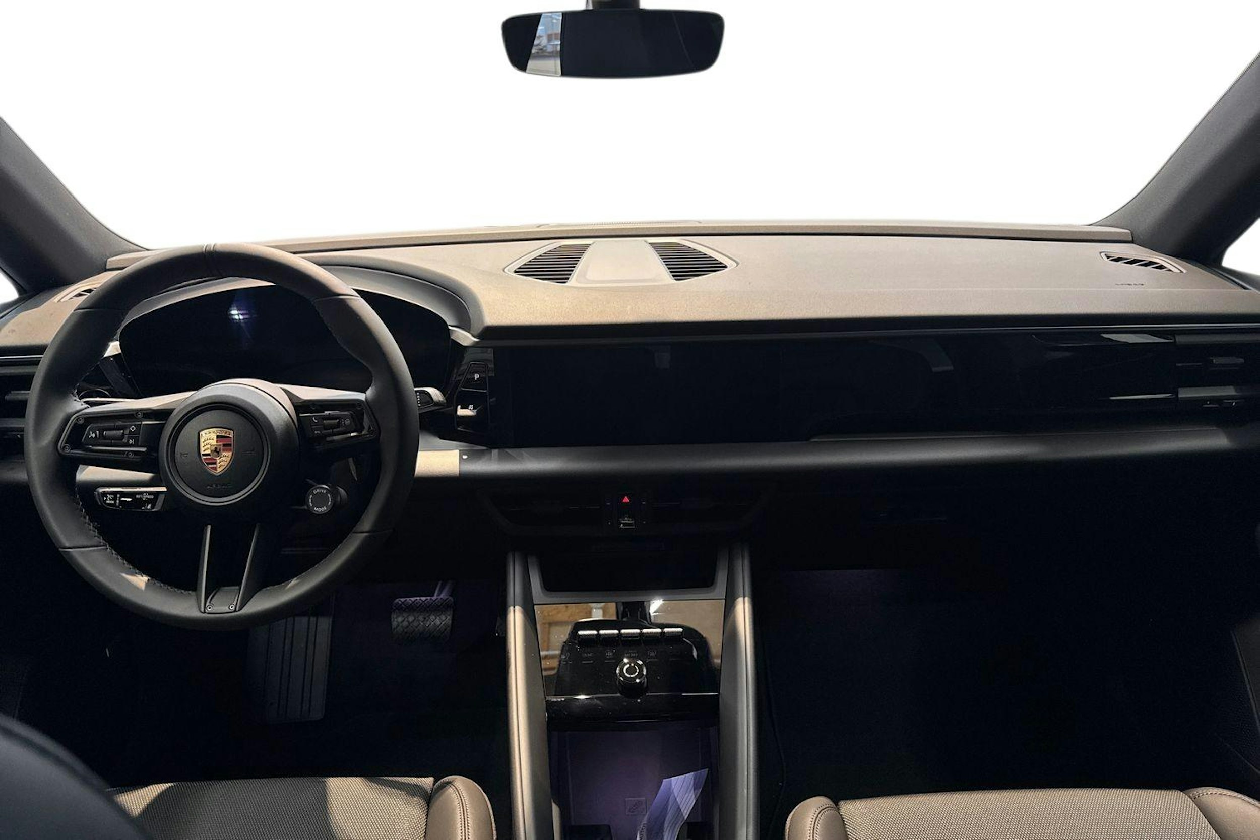 musta Porsche Macan 2025 kuva 7.