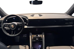 musta Porsche Macan 2025 kuva 7.