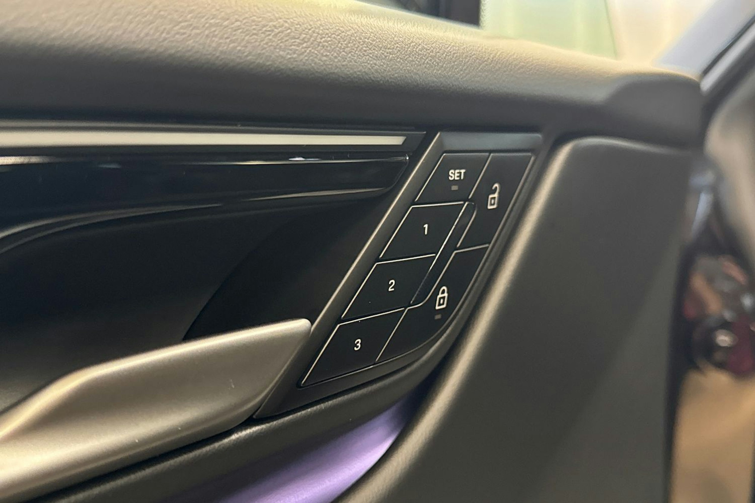 musta Porsche Macan 2025 kuva 11.