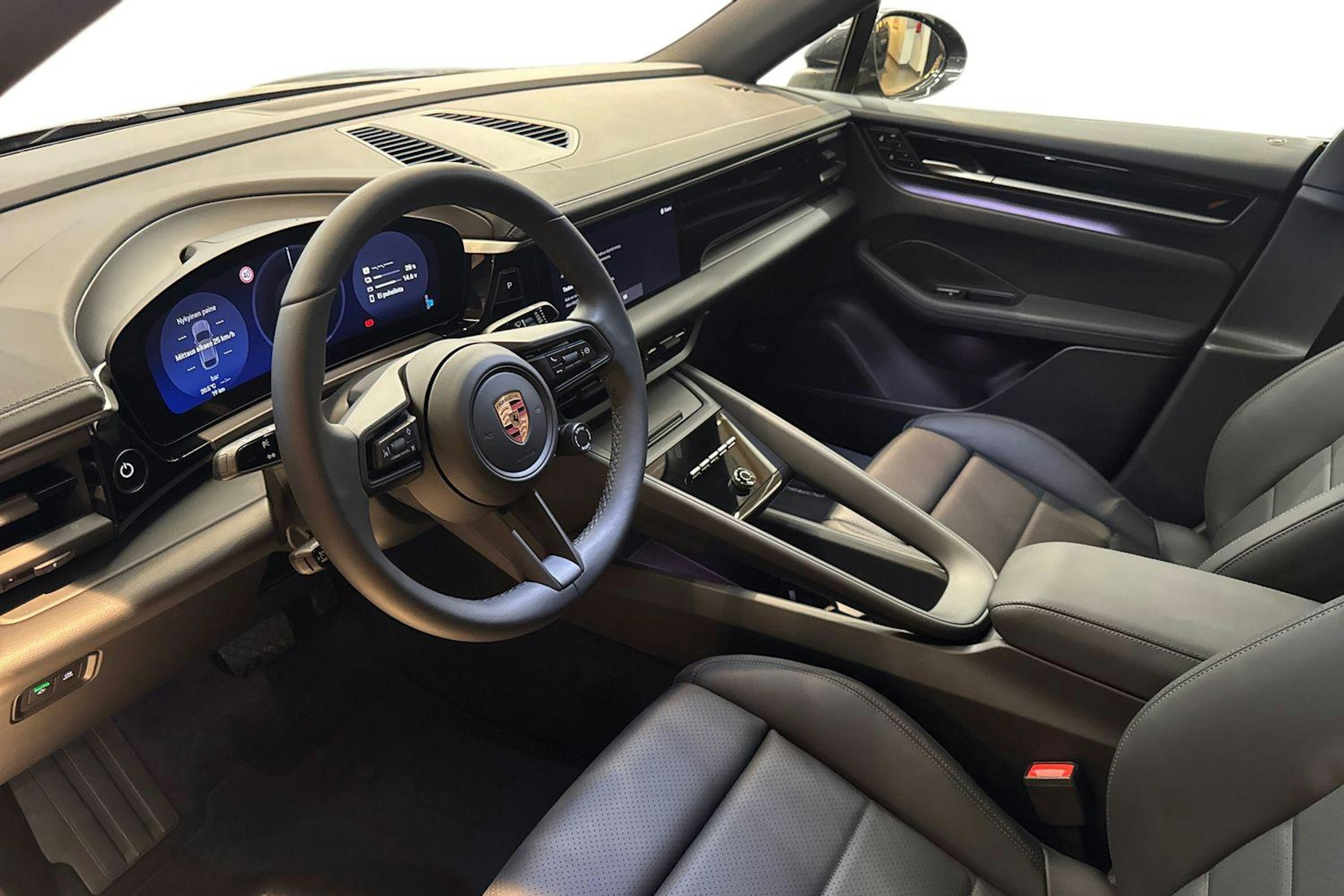 harmaa Porsche Macan 2025 kuva 6.