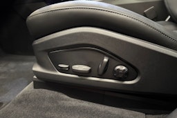 harmaa Porsche Macan 2025 kuva 10.