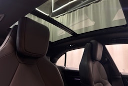 harmaa Porsche Macan 2025 kuva 12.