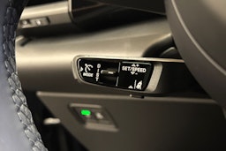 harmaa Porsche Macan 2025 kuva 13.