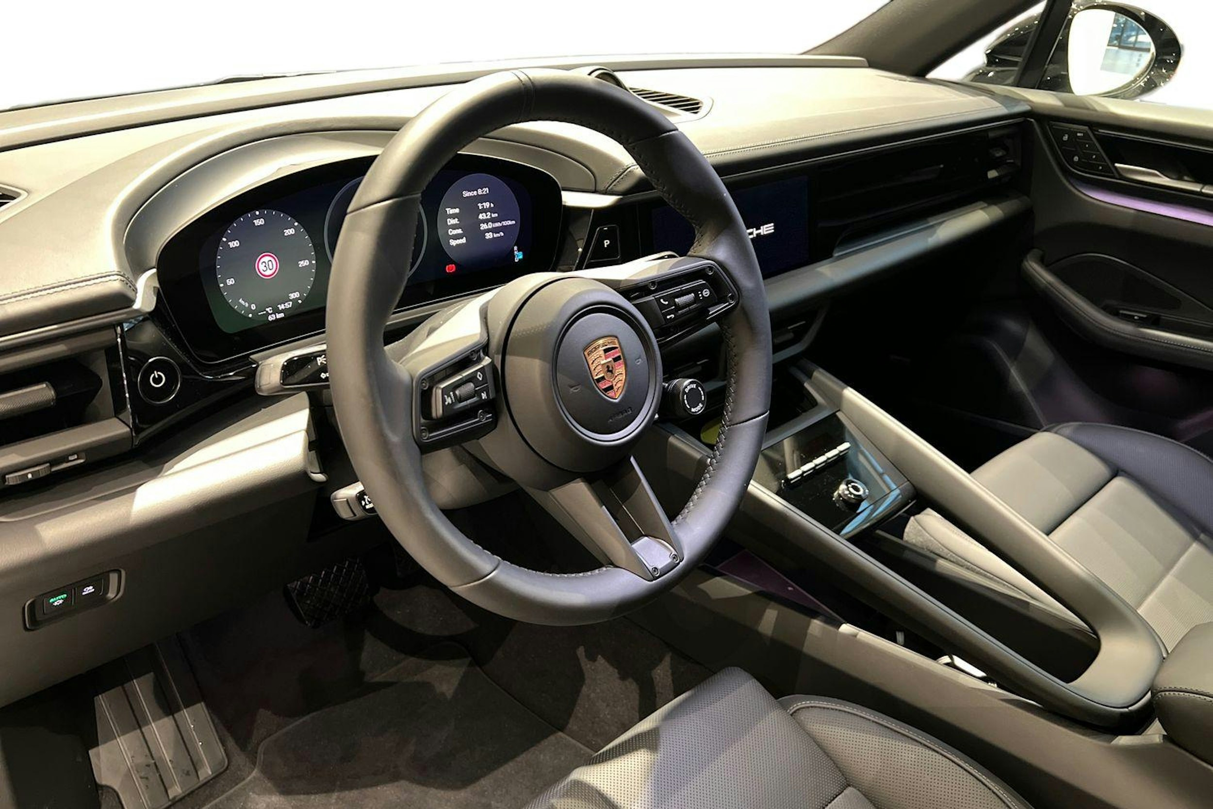 vihreä Porsche Macan 2025 kuva 6.