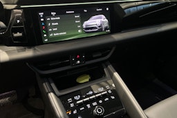 vihreä Porsche Macan 2025 kuva 11.