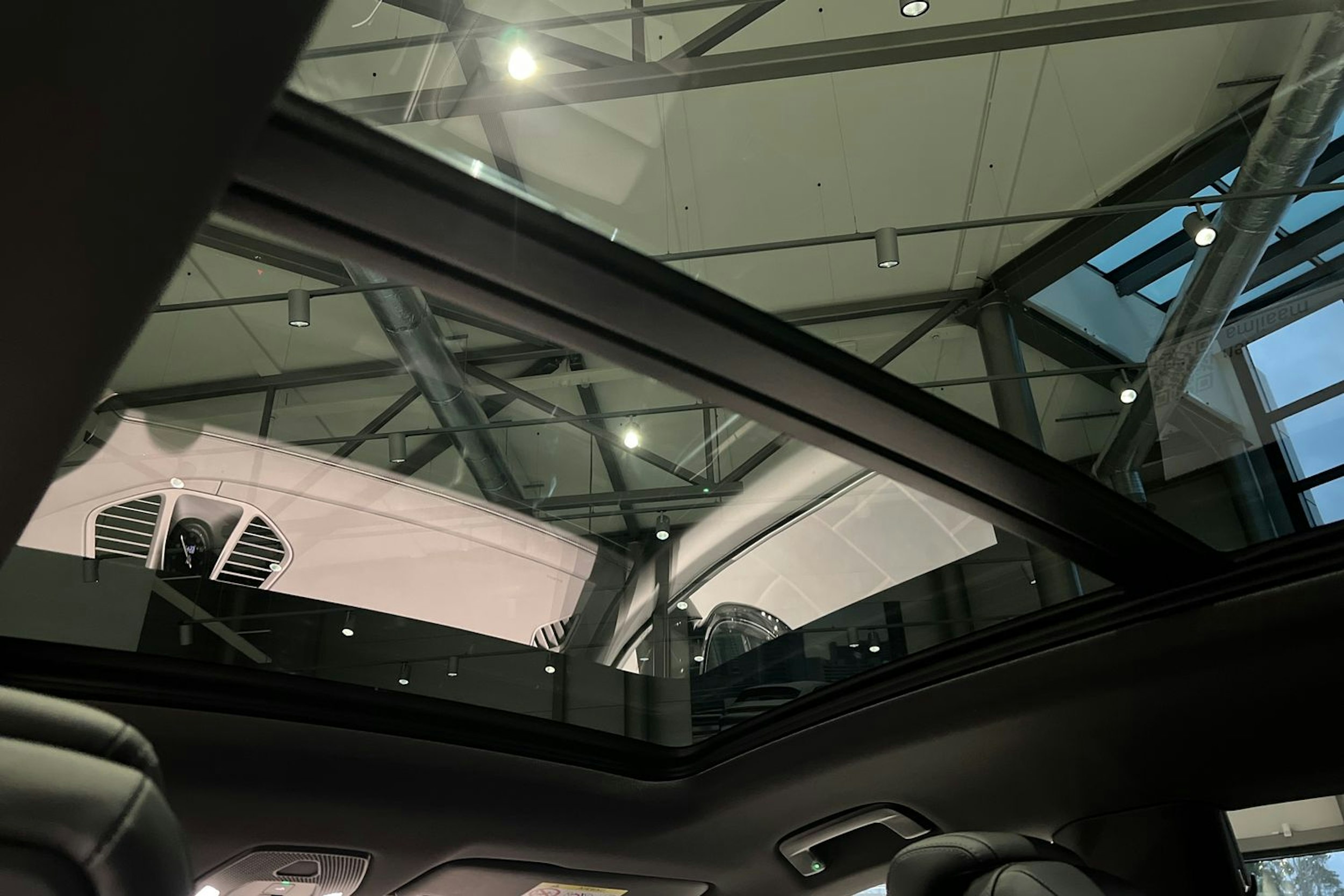 vihreä Porsche Macan 2025 kuva 16.