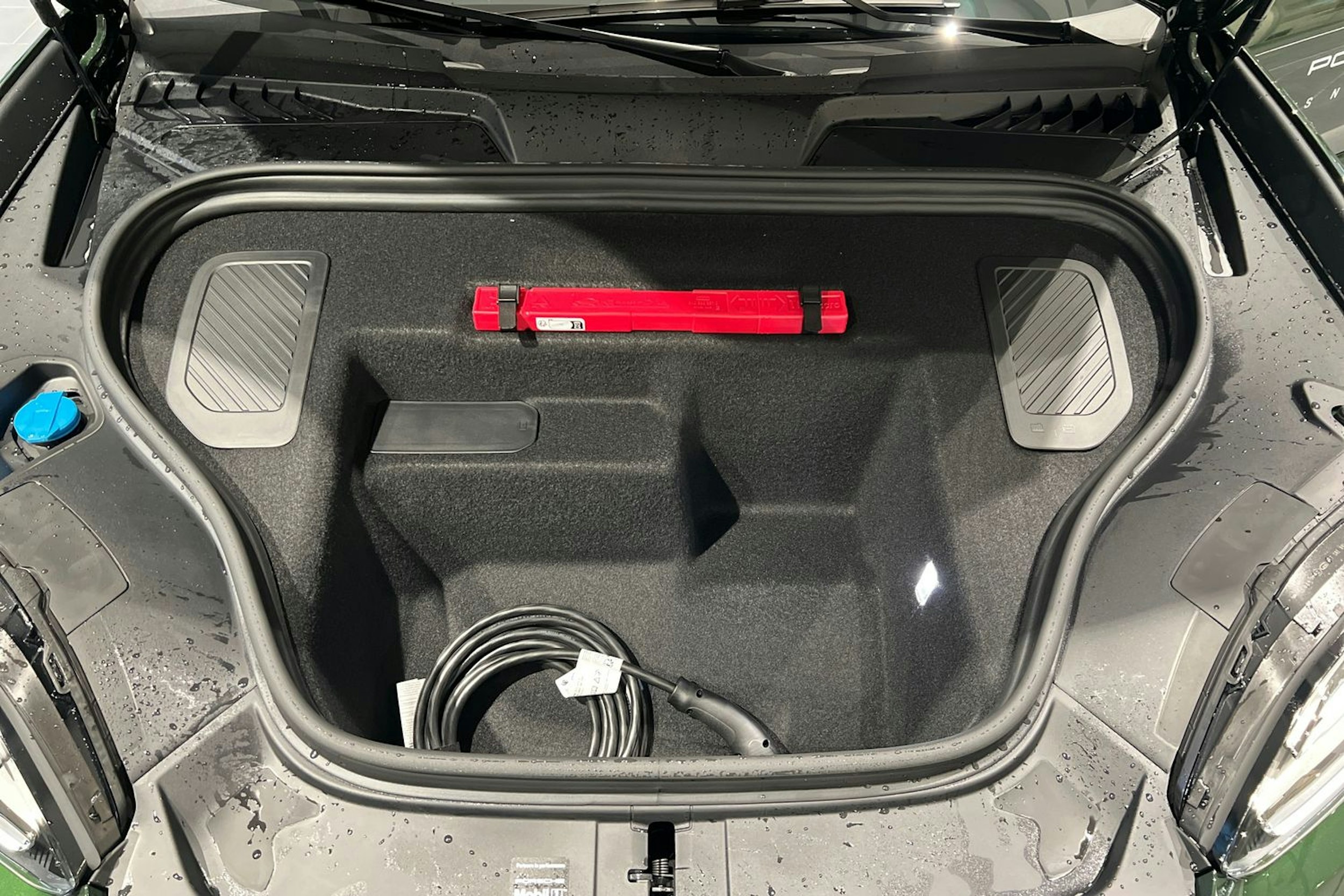 vihreä Porsche Macan 2025 kuva 19.