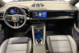 sininen Porsche Macan 2025 kuva 7.