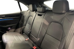 sininen Porsche Macan 2025 kuva 8.