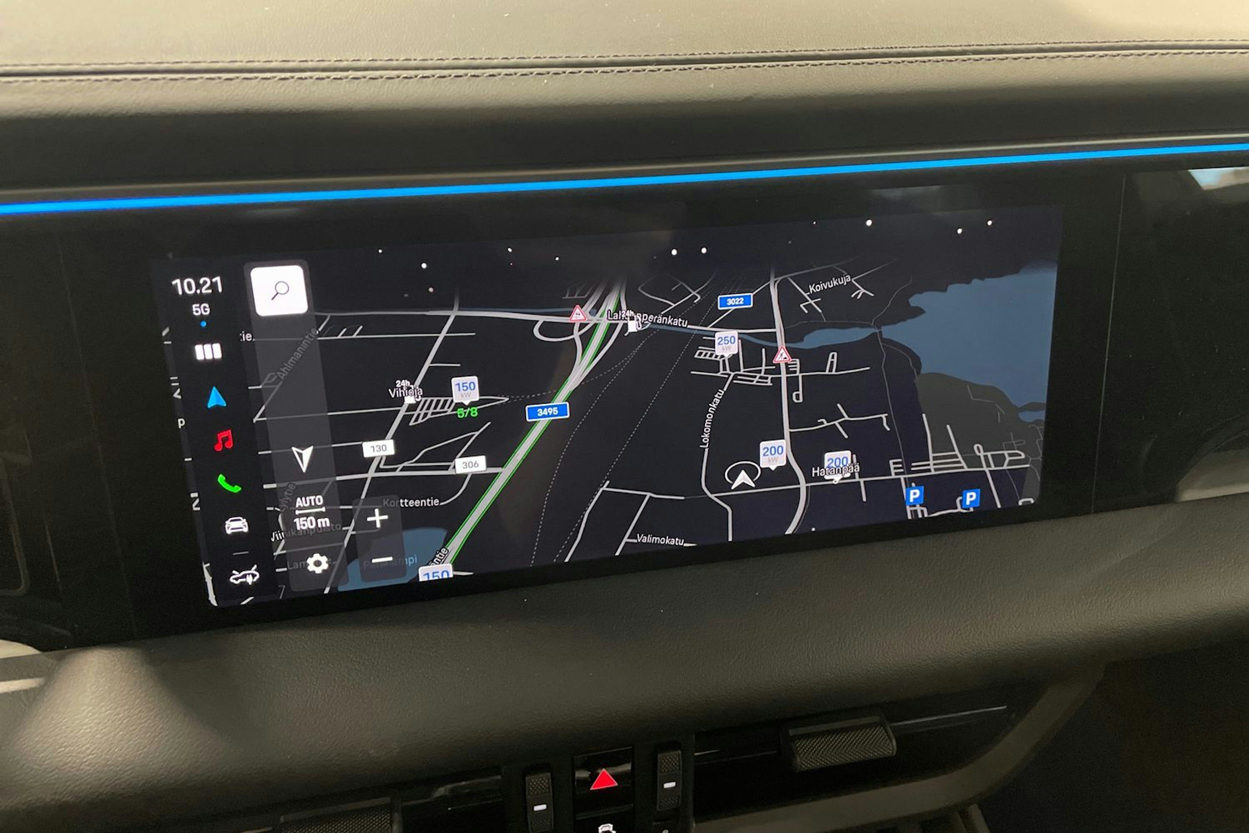 sininen Porsche Macan 2025 kuva 10.